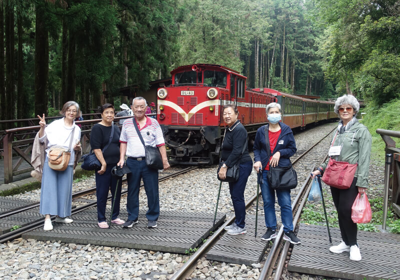 新加坡6人團第二次來台旅遊！高雄直飛全程包車，賓士九人座車舒適又自在的第3張圖片